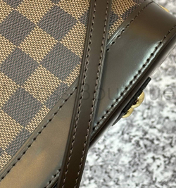 Сумка Alma BB Louis Vuitton из канвы Damier Ebene