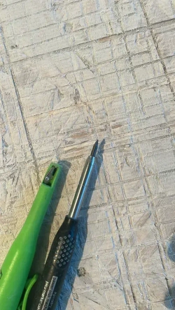 Грифель для строительного механического карандаша 2,8мм, твердость 2В. Набор сменных стержней-грифелей к механическим карандашам. В кейсе 9шт.