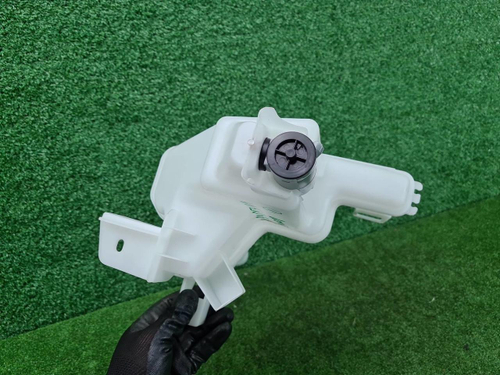 Бачок омывателя Mazda 3 BP (2018-н.в.)