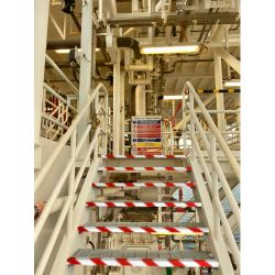 Светоотражающая лента СИЛА STRT-548RW красно-белая 5м х 48мм блистер