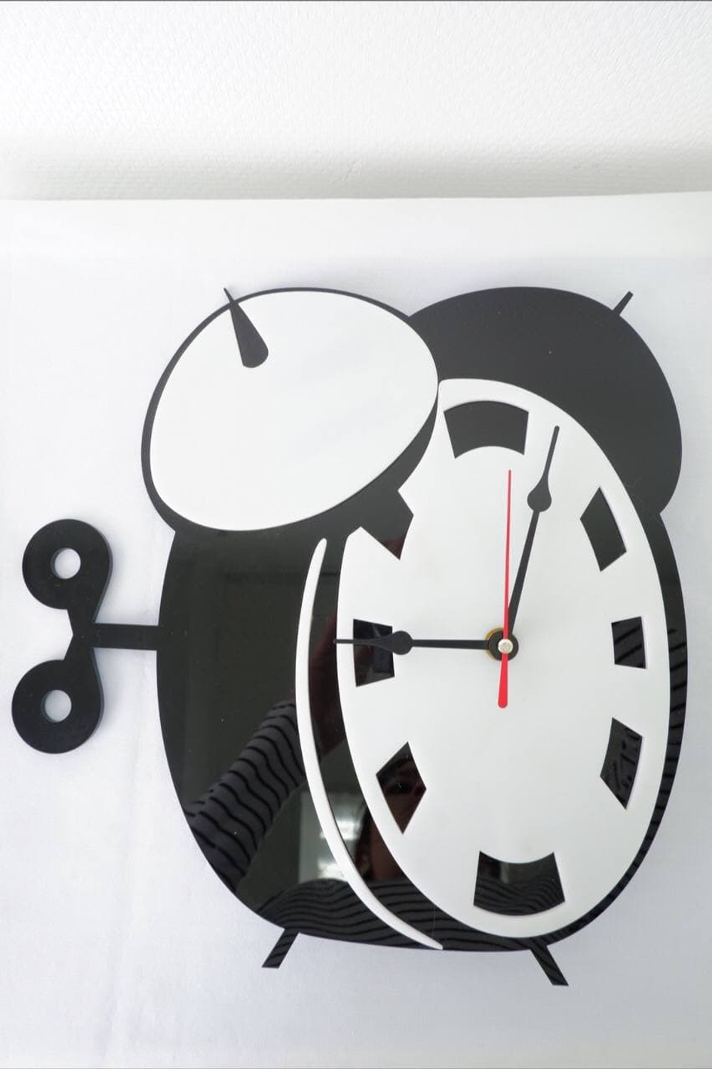 Часы настенные "будильник", новые