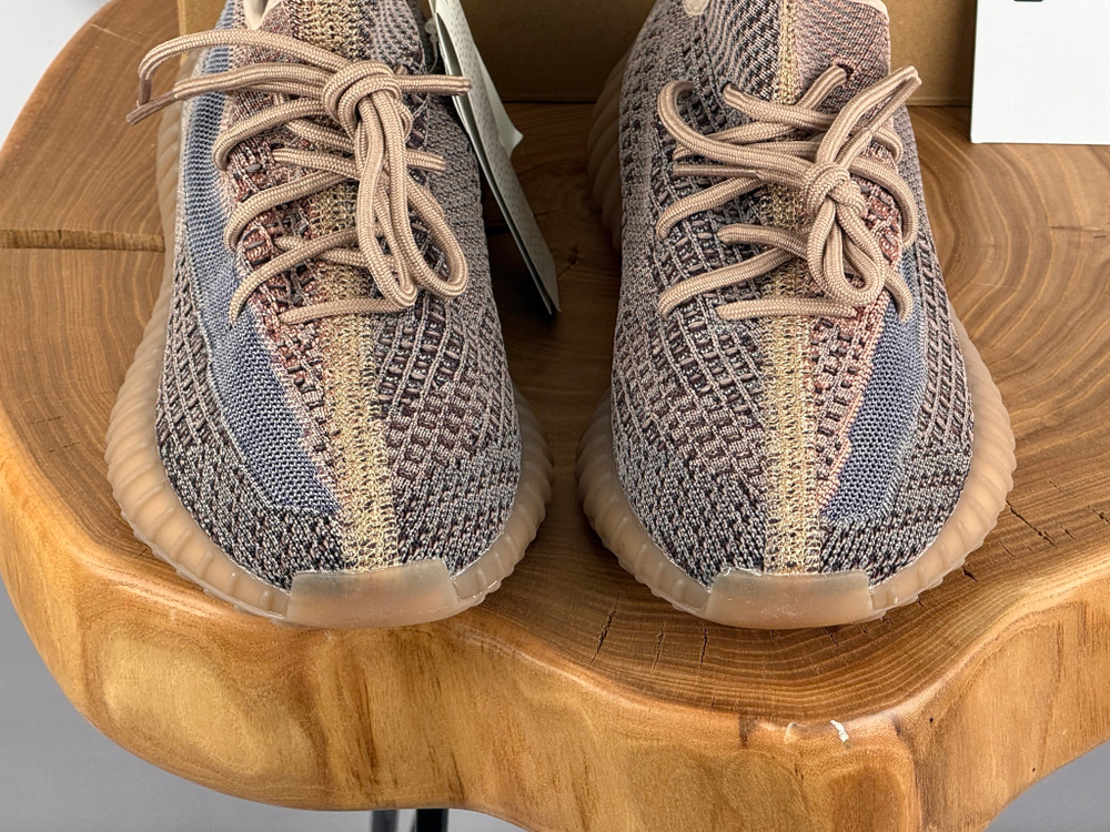 Yееzy Boost 350 V2 Fade