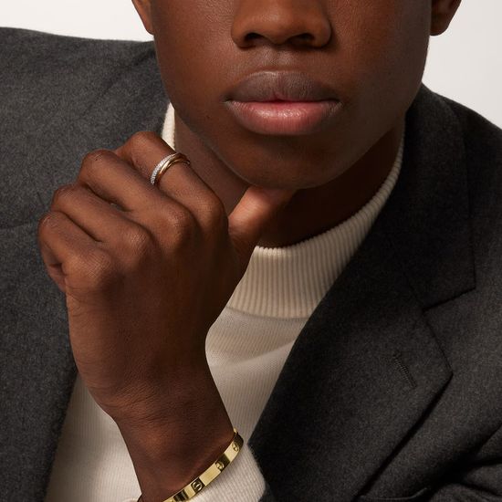 Кольцо Cartier Trinity, small model, half-paved