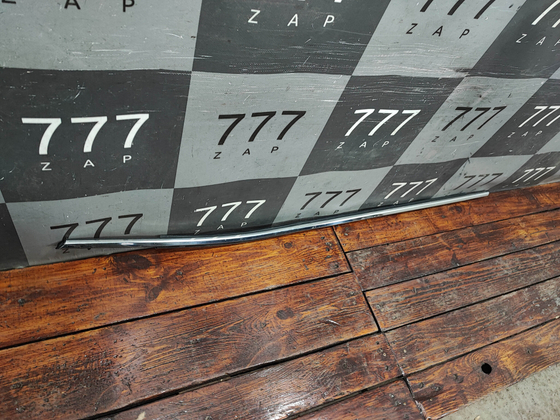 Молдинг стекла переднего левого Toyota Camry (XV70) 17-нв Б/У Оригинал 7572033170