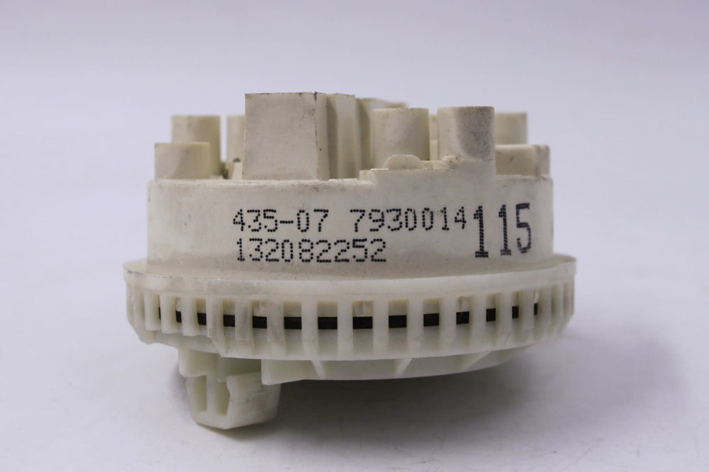 Датчик уровня воды (прессостат) стиральной машины Electrolux Aeg Zanussi 1320822520 (435-07 7930014)