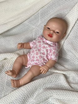 Кукла BERJUAN виниловая 30см Newborn (17082)
