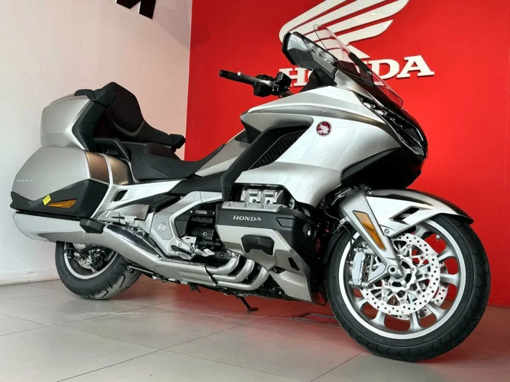 Gold Wing Tour — GL1800 DCT 2025