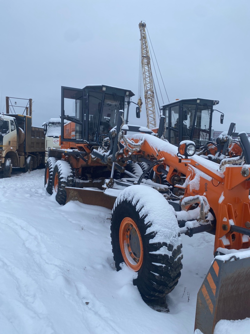 UMG (ЧСДМ) ДЗ-250* Автогрейдер ДЗ-250.00000-110 (Дизельный, 14,9 л, 235 л.с., МТ)