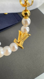 Серьги Louis Vuitton