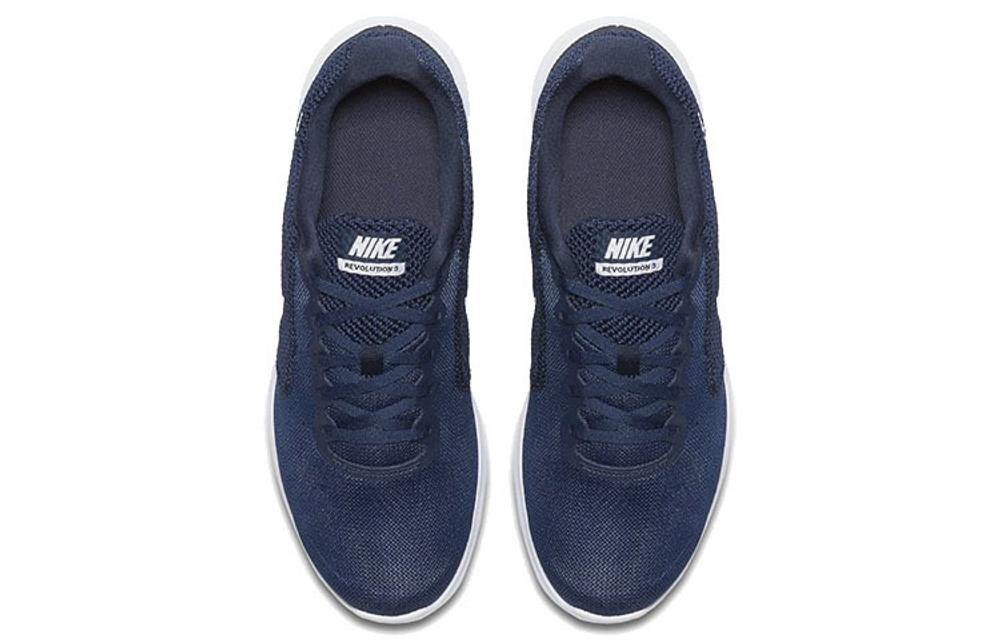 Кроссовки Nike Revolution 3