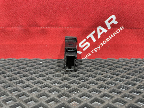 Кнопка переключения внутреннего освещения