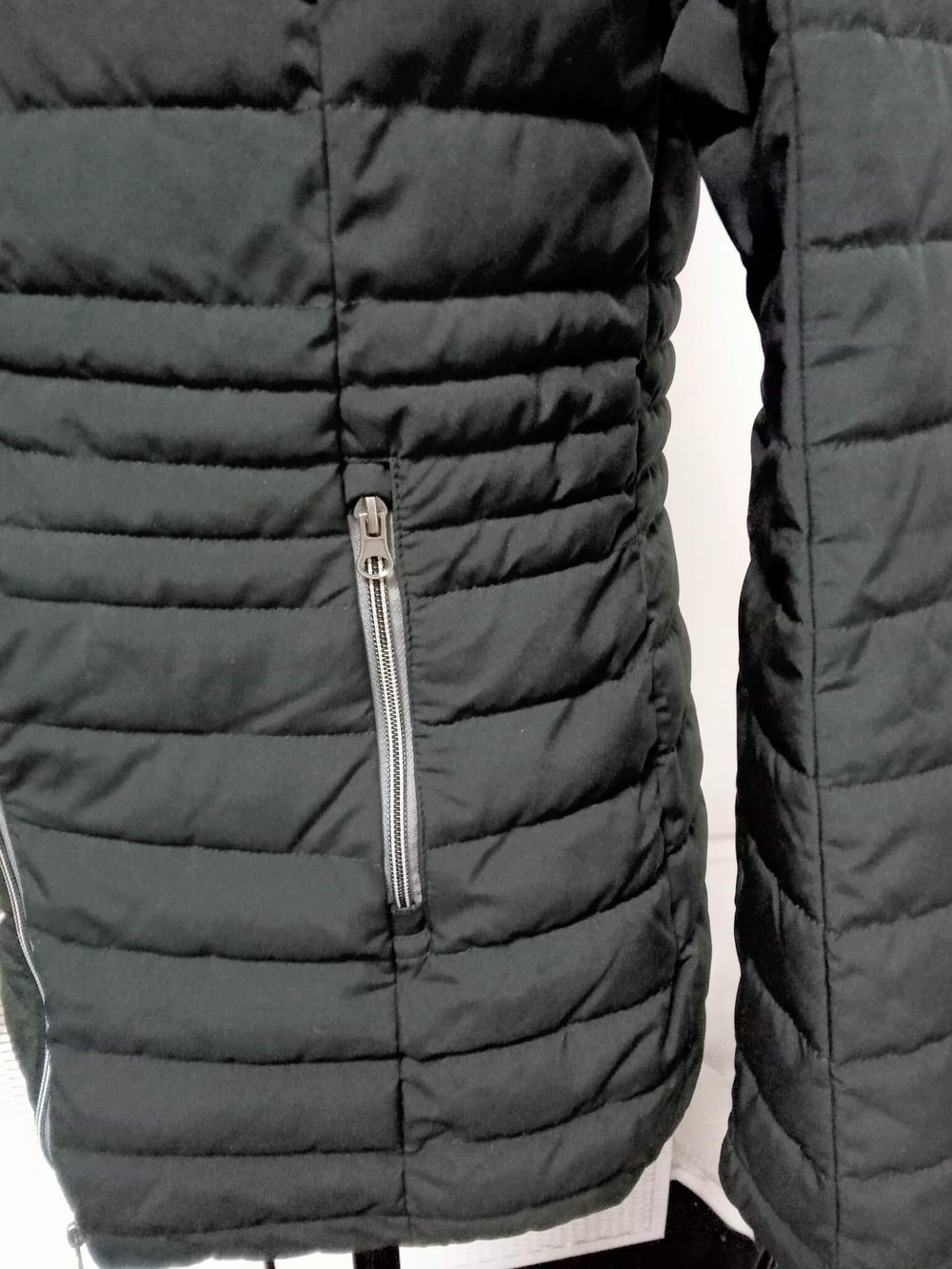 Куртка Rainwear женская черного цвета. Капюшон,молния,липучки,кнопки.Размер 48 русский