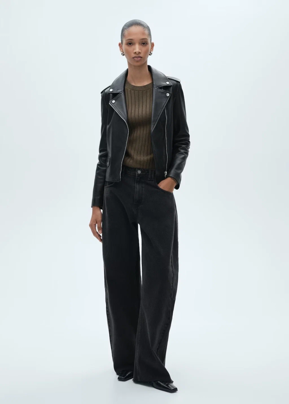 Кожаная байкерская куртка