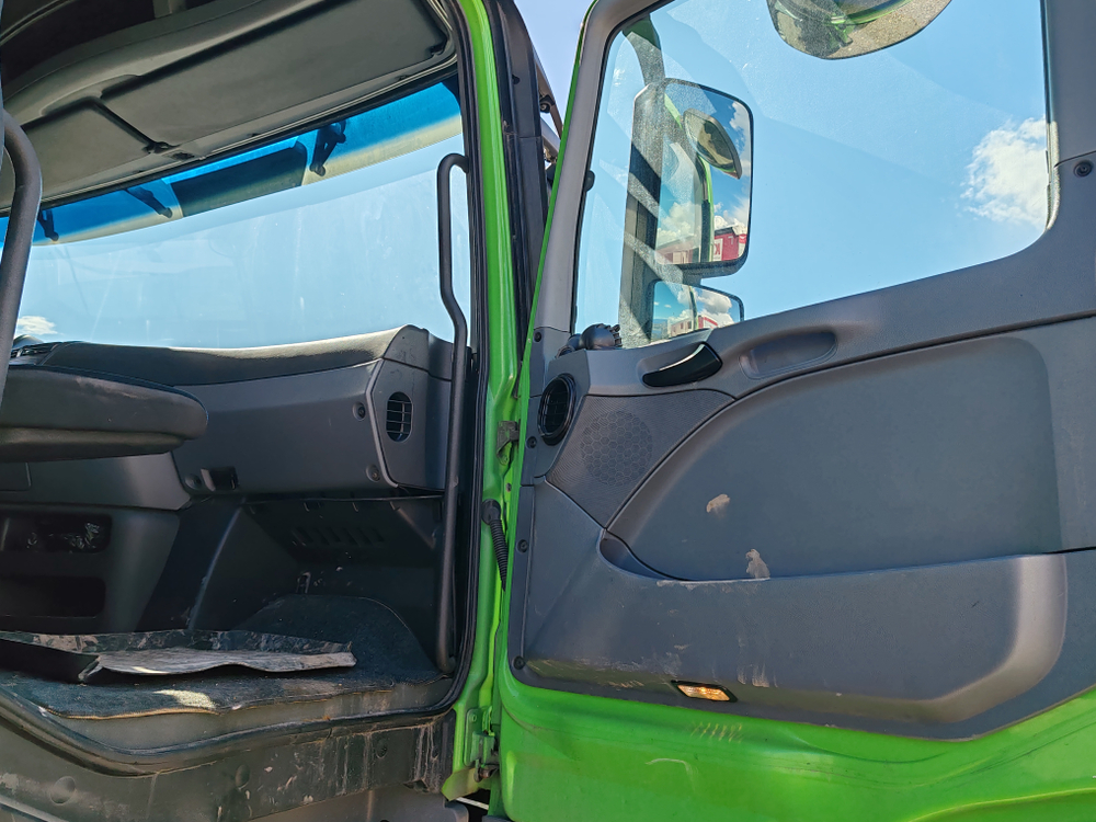 Mercedes-Benz ACTROS 4x2 Седельный тягач 1844 LS (Дизель/Газ, 11,9 л, 435 л.с., АТ)