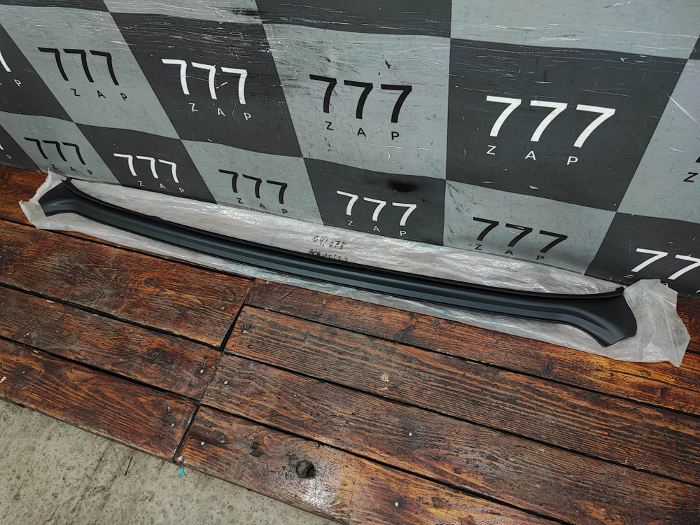 Накладка заднего стекла Genesis G80 1 14-20 Новая Оригинал 87136В1000