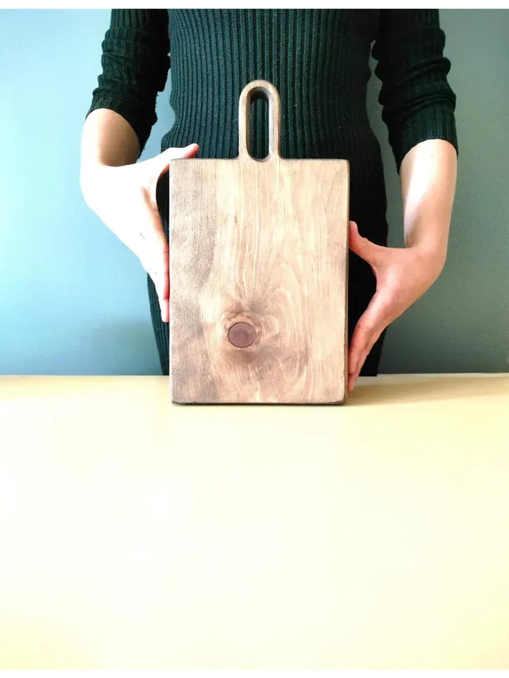 Доска разделочная из дерева сервировочная "Петля"