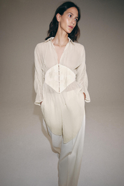 ZARA БЛУЗА ИЗ ЖОРЖЕТА С КРУЖЕВОМ — ZW COLLECTION, ЭКРЮ