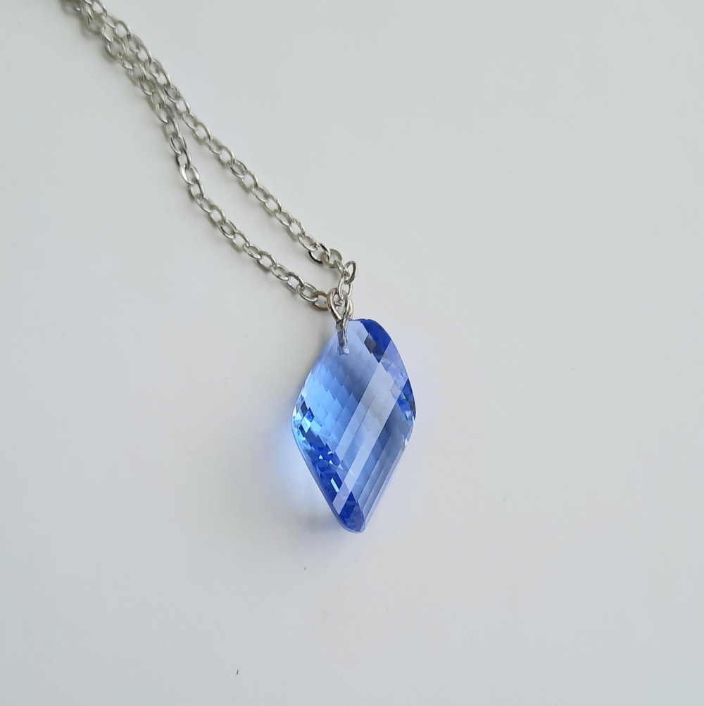 "Маджента" подвеска из коллекции "Азбука цвета"