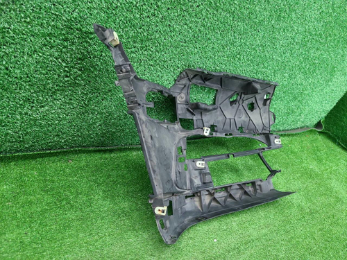 Кронштейн ПТФ левый BMW 7er G11 (2015-2019)