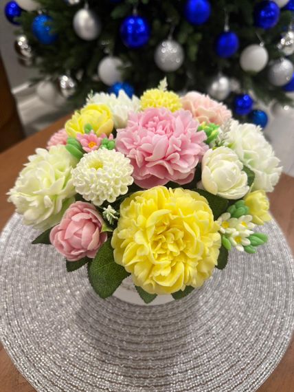 Sabundan qarışıq pion buketi