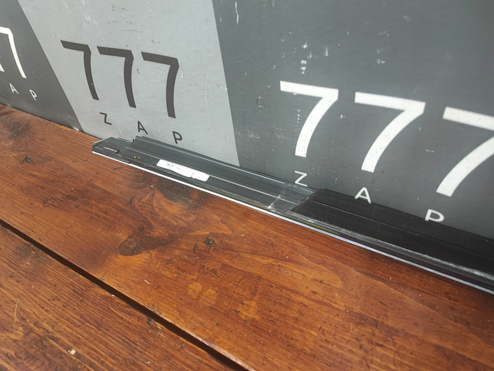 Молдинг стекла двери Mercedes S-Class (W222) 13-20 Б/У Оригинал A2226730265