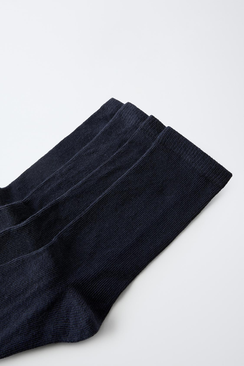 ZARA НАБОР ИЗ ЧЕТЫРЕХ ПАР ВЫСОКИХ НОСКОВ, МОРСКОЙ СИНИЙ