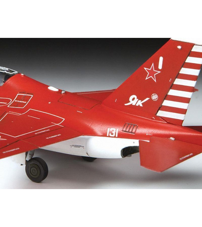 Сборная модель ZVEZDA Российский пилотажный самолет Як-130, 1/72