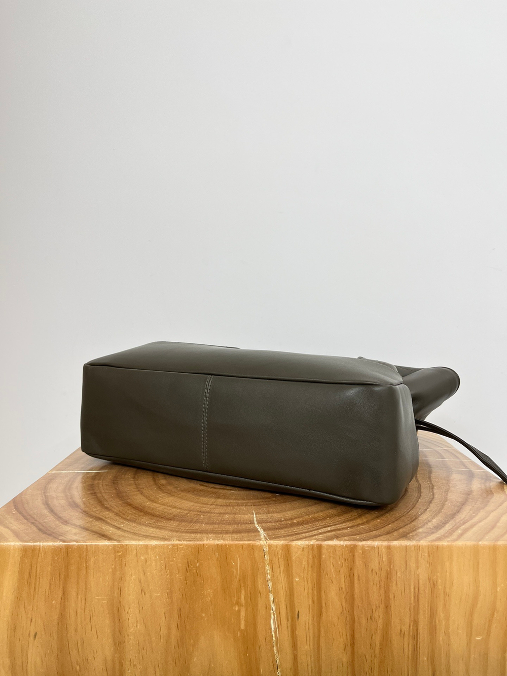 MEDIUM JAMIE SHOPPING ИЗ КОЖИ ЯГНЕНКА