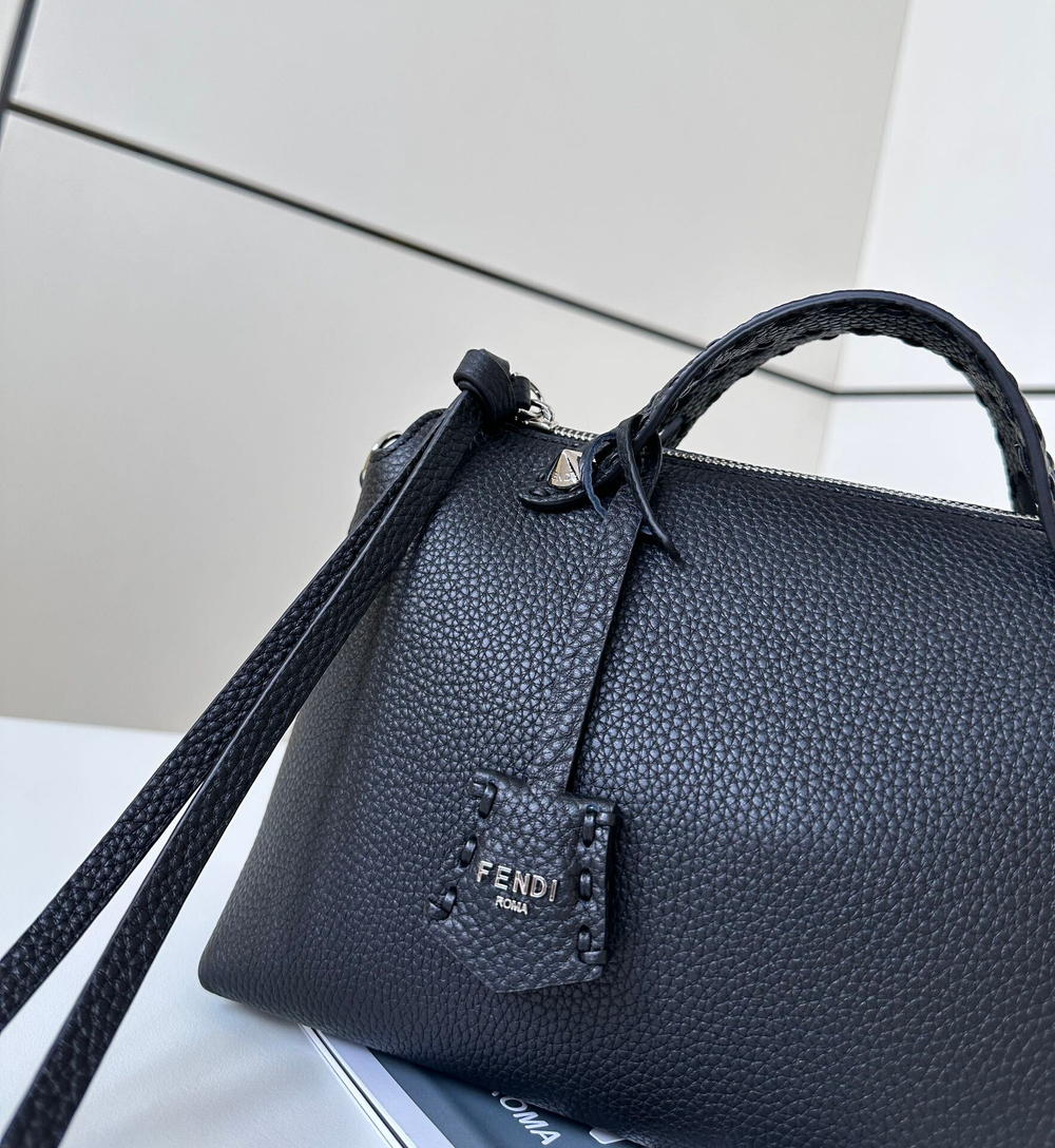 Fendi By The Way Selleria Medium 29 cm