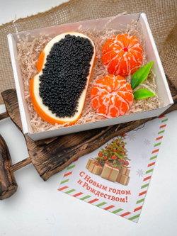 "Мандарины и бутерброд с черной икрой»