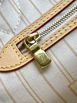 Louis Vuitton Neverfull PM