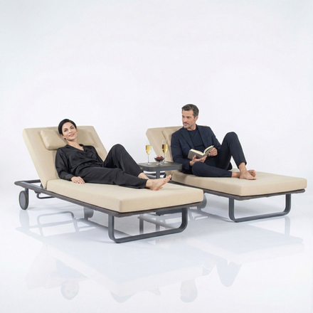 Шезлонг Ideal Patio КОСТА С на колесах, каркас карбон, матрас бежевый (с подушкой)