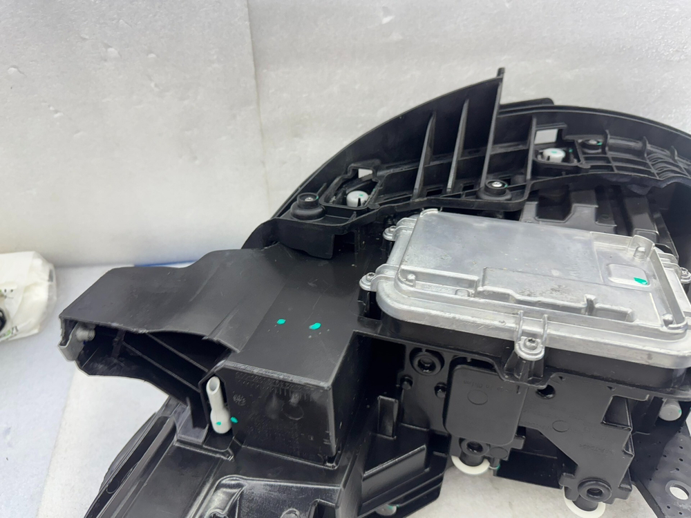 Передняя LED фара (левая/правая) для Leapmotor C11