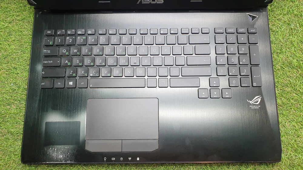 Ноутбук ASUS i7/16 Gb/FHD