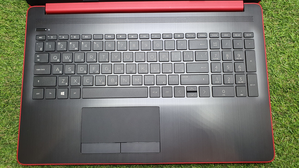 Ноутбук HP AMD E2/4Gb/FHD/15-db0039ur [4hd41ea]/Windows 10