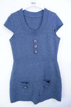 Платье теплое, практичное и уютное, визуально из шерсти на 13 лет