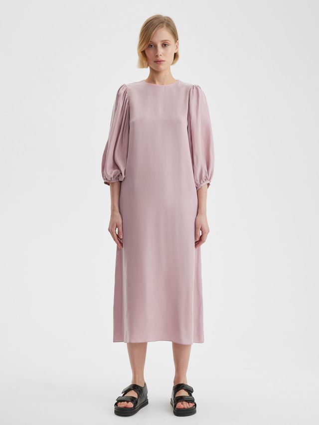 Платье с пышными рукавами цвета пудры