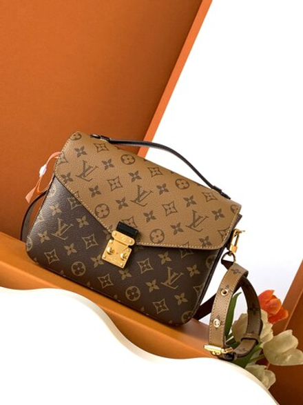 Louis Vuitton Pochette Metis