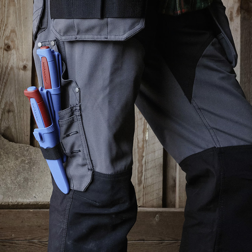 Нож Morakniv Basic 546 лимит2025 нерж. ручка синяя красная вставка