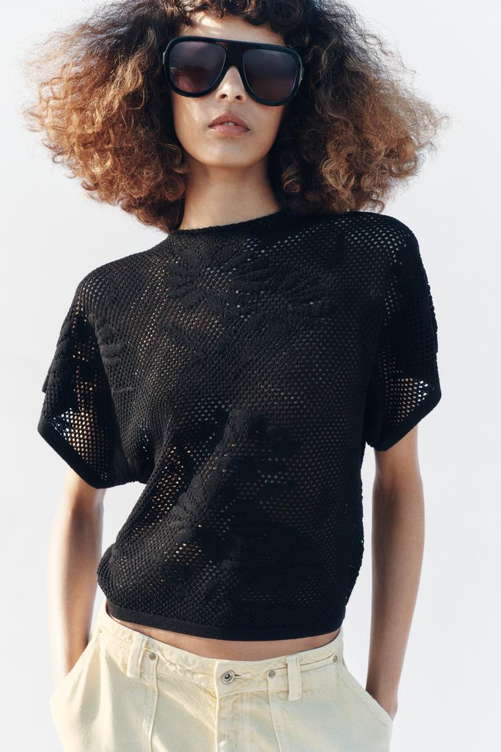 ZARA ТРИКОТАЖНЫЙ ТОП С АЖУРНЫМ УЗОРОМ, ЧЕРНЫЙ