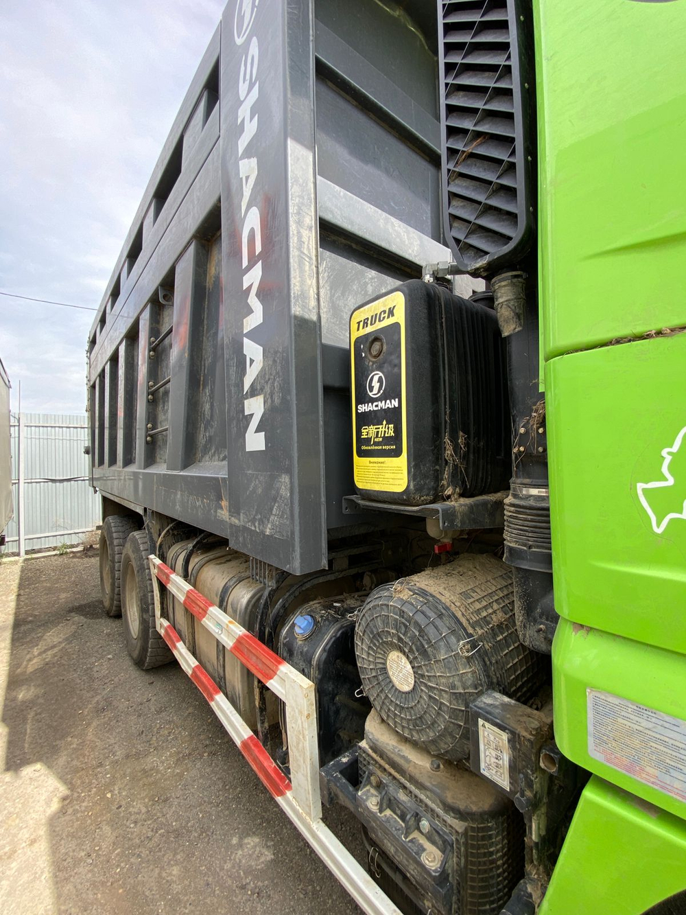 Shacman (Shaanxi) SX* 6x4 Самосвал SX32586V384 (Дизельный, 11,6 л, 423 л.с., МТ)