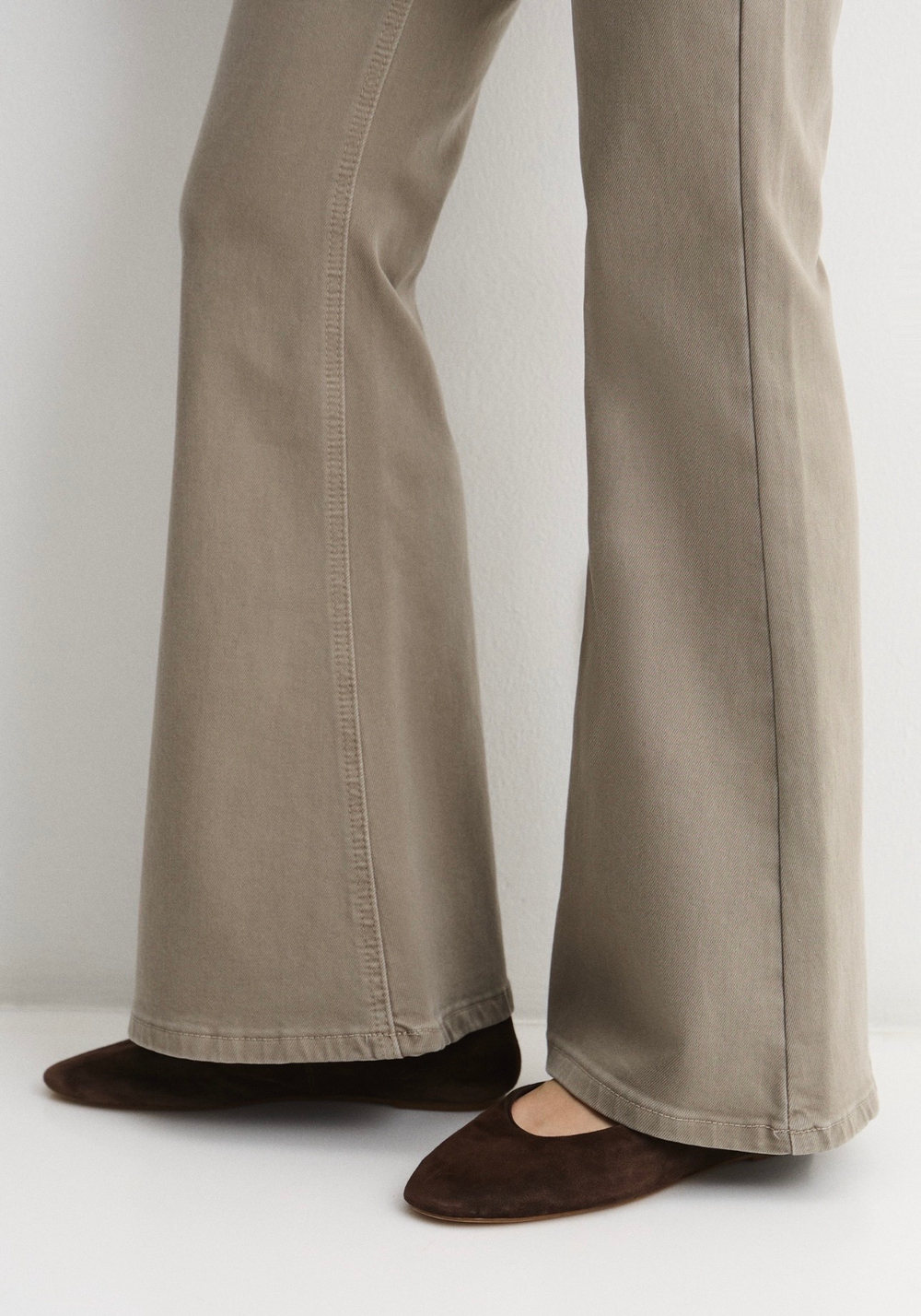 Джинсы клеш М7 бежевый