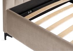 Двуспальная кровать Амелия 160х200 без ПМ бежевая