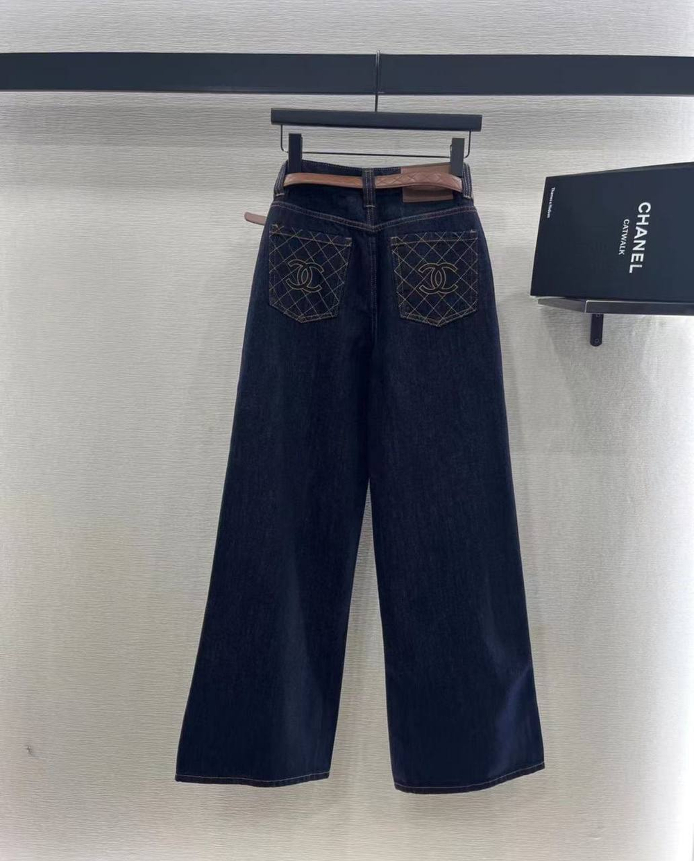 Джинсы CHANEL