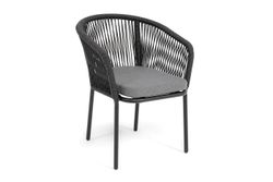 "Марсель" стул плетеный из роупа, каркас алюминий черный муар, роуп темно-серый круглый, ткань темно-серая 027