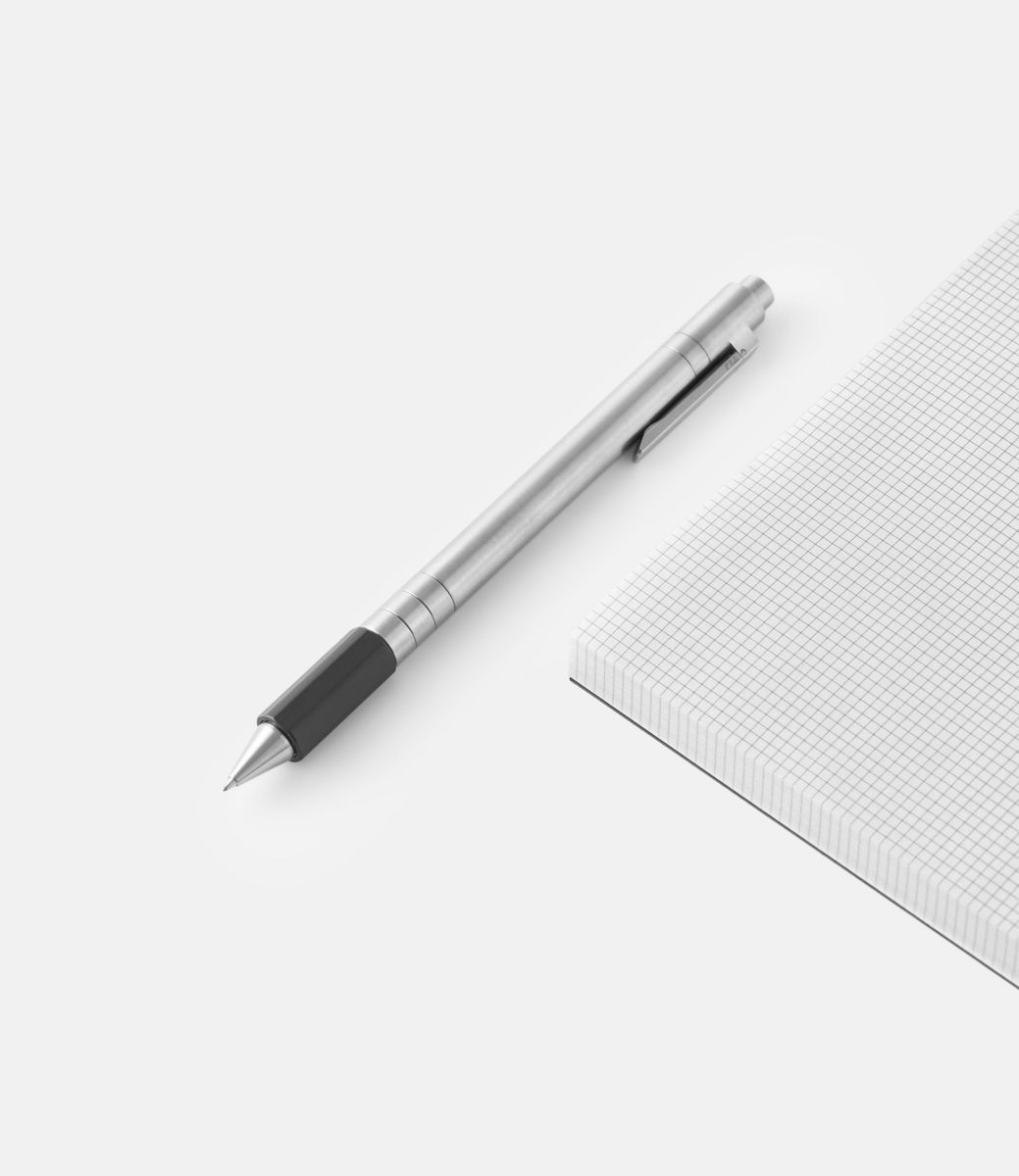 TIJ Pro+ Ball Pen Ebony — модульная титановая ручка