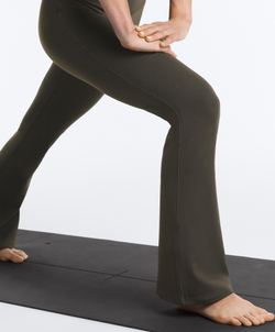 OYSHO Брюки-клеш с высокой посадкой Evermove, коричневый