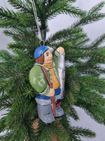 Елочная игрушка из фарфора Рыбак