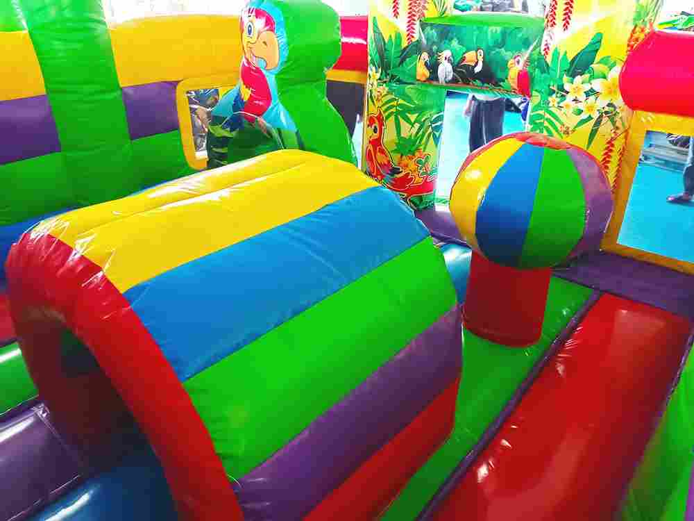 Детский надувной батут «Попугайчики» без горки, размер 4*4*2,6 м.