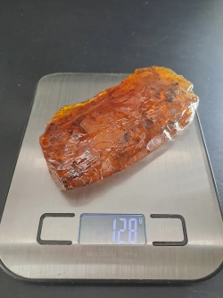 Копал молодой янтарь коллекционный 128 гр